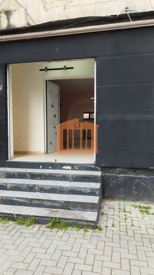 AMBIENT BIZNESI PER QIRA NE QENDER TE DURRESIT!