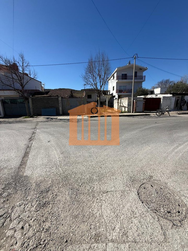 NDERTESE BUZE RRUGE NE SPITALLE DURRES, PER SHITJE!