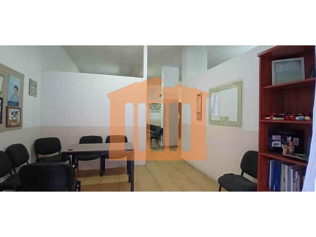 Commercial property 97 m² in Bashkia Durres, Albania