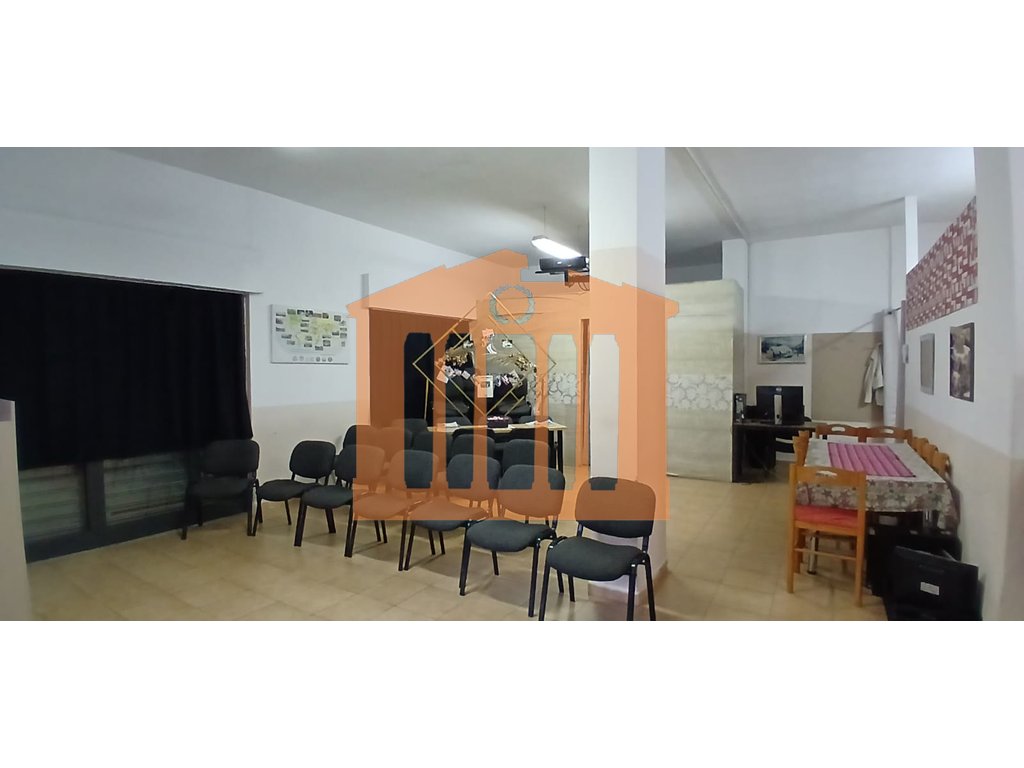 Commercial property 97 m² in Bashkia Durres, Albania