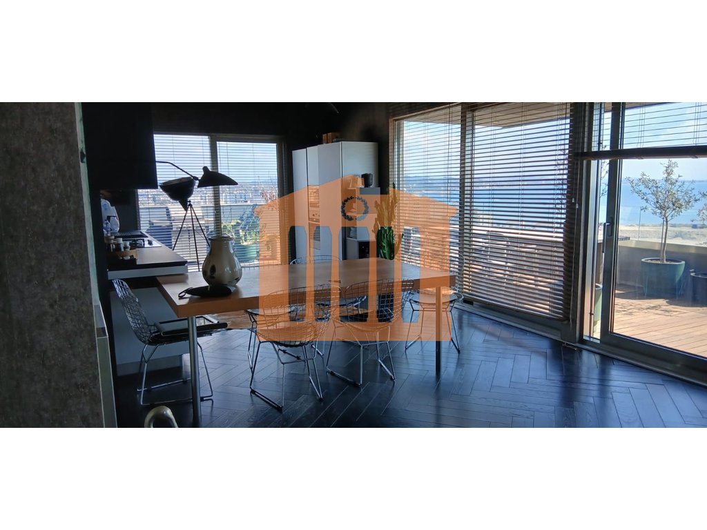 DUPLEX WITH SEA VIEW AT THE ENTRANCE OF DURRES, FOR SALE!