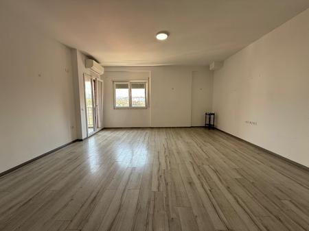 Shitet Apartament 3+1 Ali Demi, Tiranë.