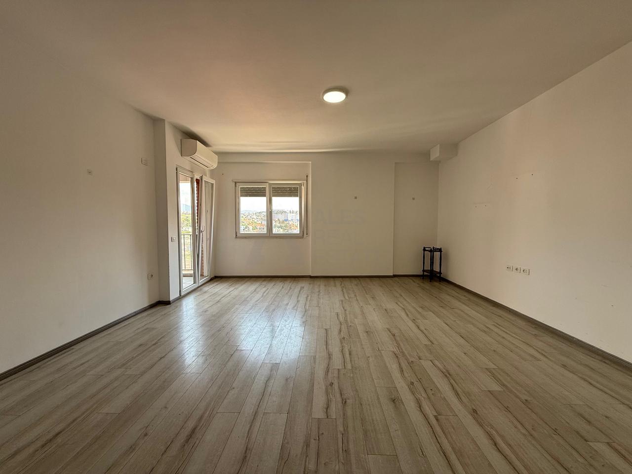 Shitet Apartament 3+1 Ali Demi, Tiranë.