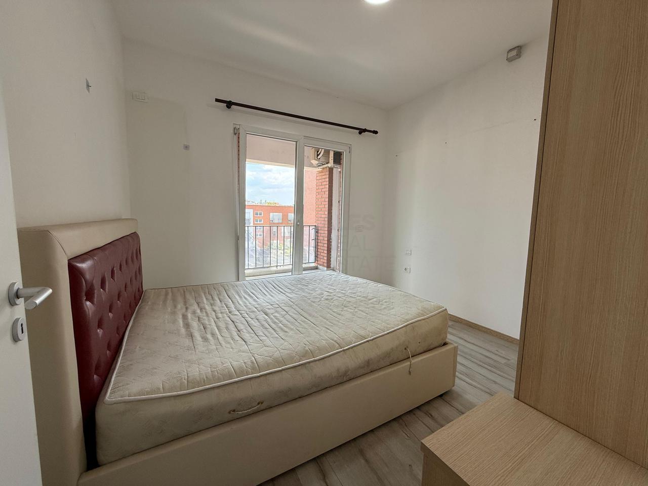 Shitet Apartament 3+1 Ali Demi, Tiranë.