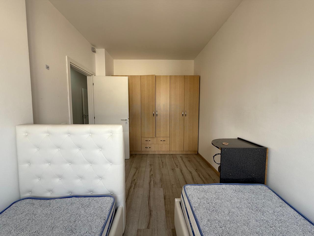 Shitet Apartament 3+1 Ali Demi, Tiranë.