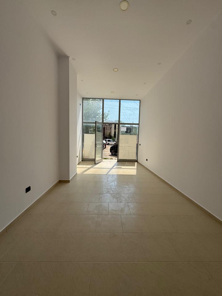 Locale Commerciale in Affitto – Astir