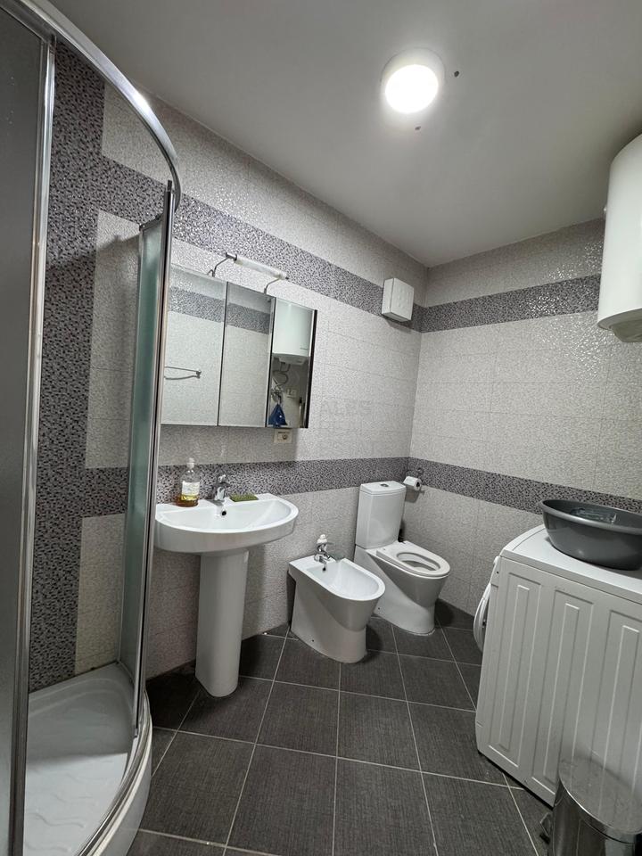 Appartamento di Lusso 3+1 in Affitto – Nobis, Lago di Tirana