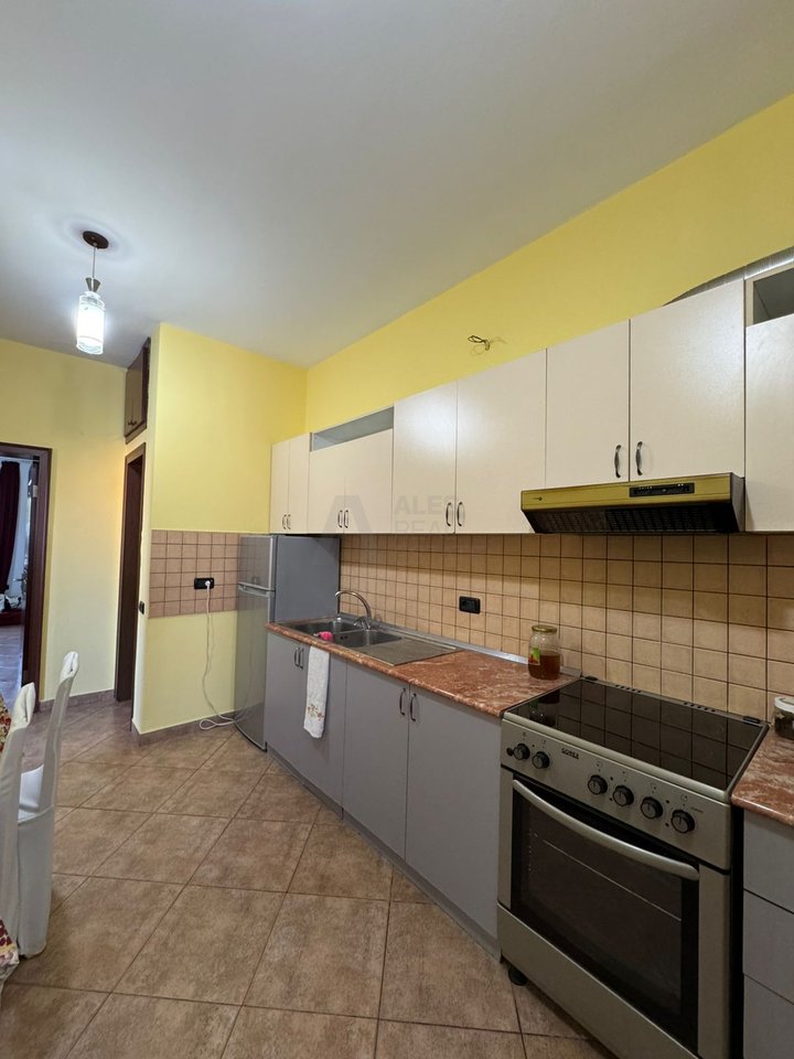 Apartament 2+1 me qira në Kombinat
