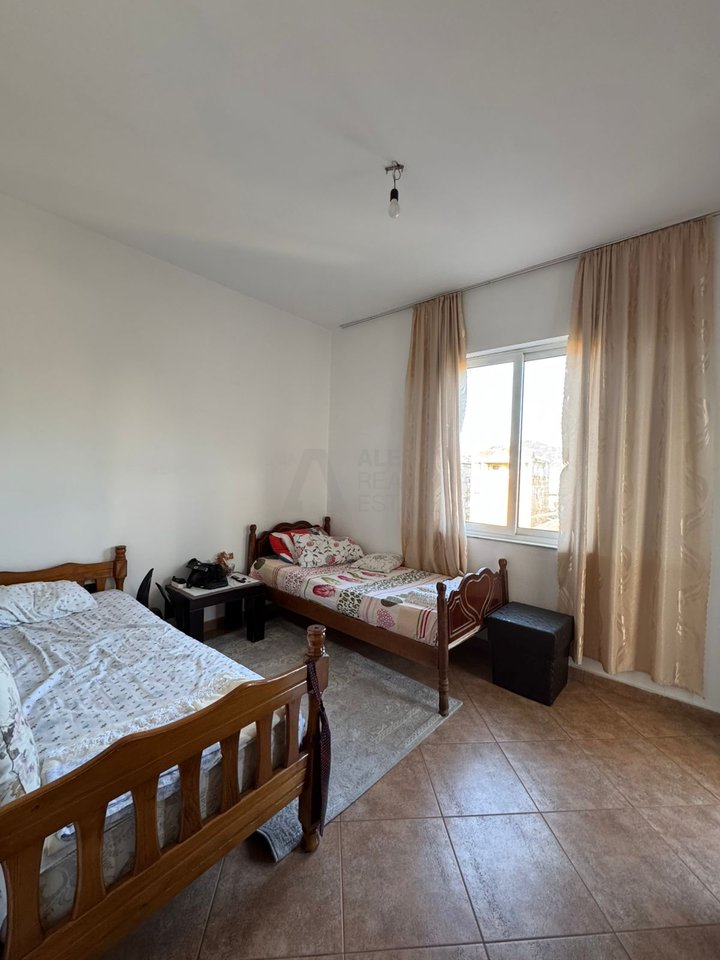 Apartament 2+1 me qira në Kombinat