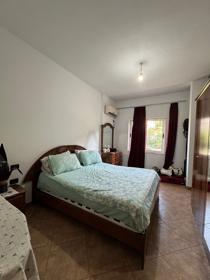 Apartament 2+1 me qira në Kombinat