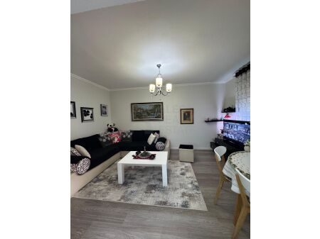 Apartament 2+1 per qira ne Kombinat .
