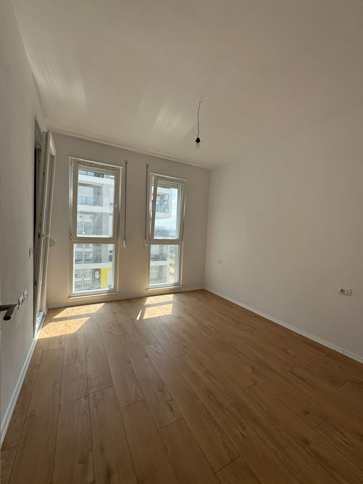Shitet Apartament 1+1 në Univers City