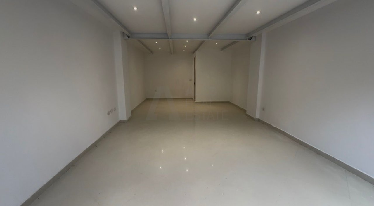 Locale commerciale in affitto!