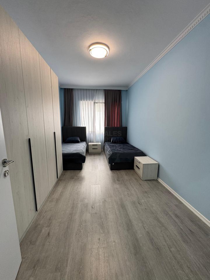Apartament 3+1 me qira në Univers City