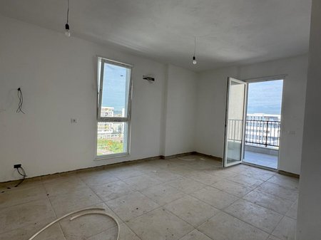 Shitet Apartament 1+1 tek Univers City