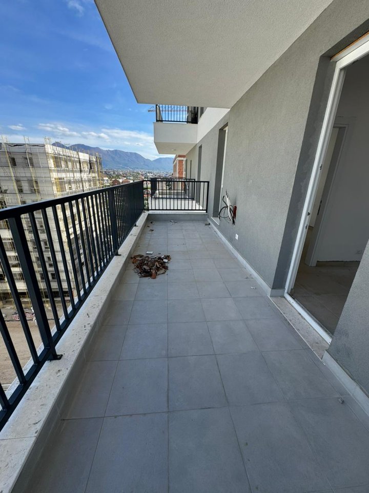 Shitet Apartament 1+1 tek Univers City