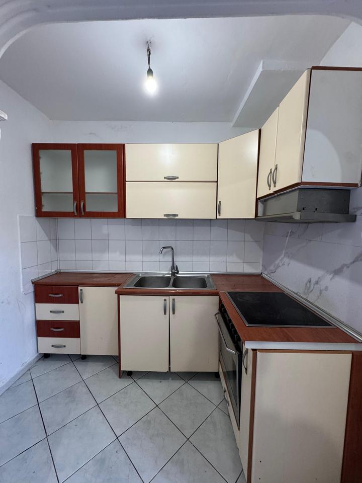 In vendita | Appartamento 1+1 – Tiranë e Re (Ex-Stazione Finale)