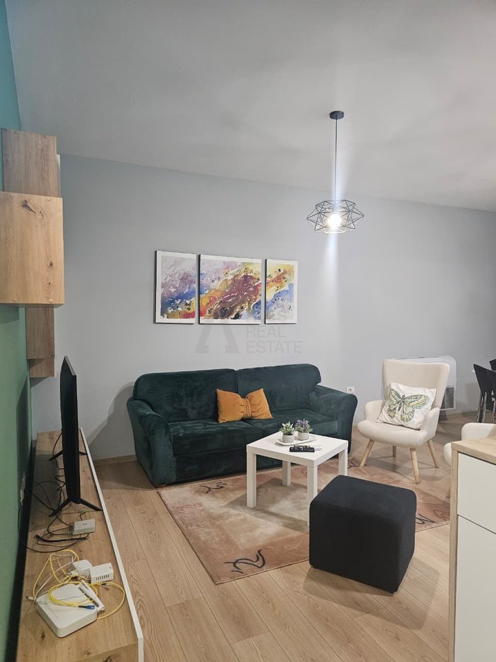 Jepet apartament 2+1 me qira tek "Oasis Residence"!
