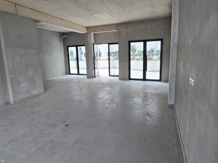 Spazio Commerciale in Affitto | Open Space 126 m² – River Residence