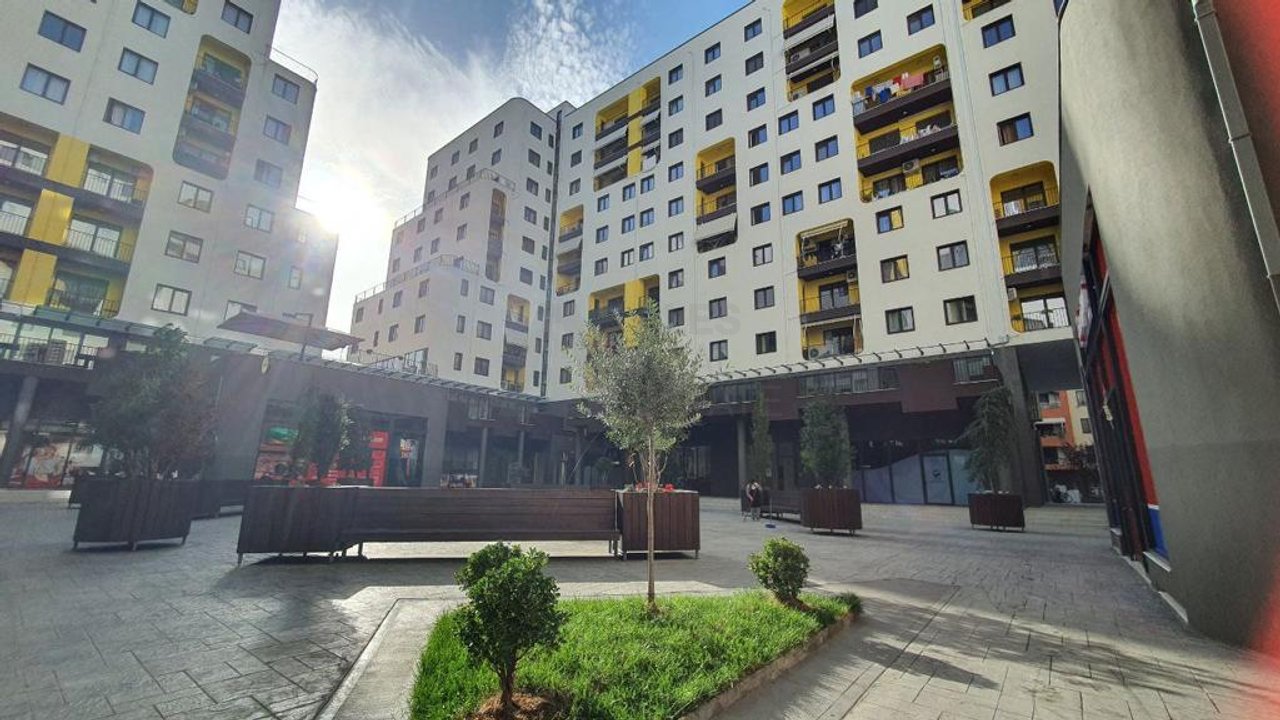 Shitet apartament 2+1+2tualete tek Grand Gallery, Yzberisht!