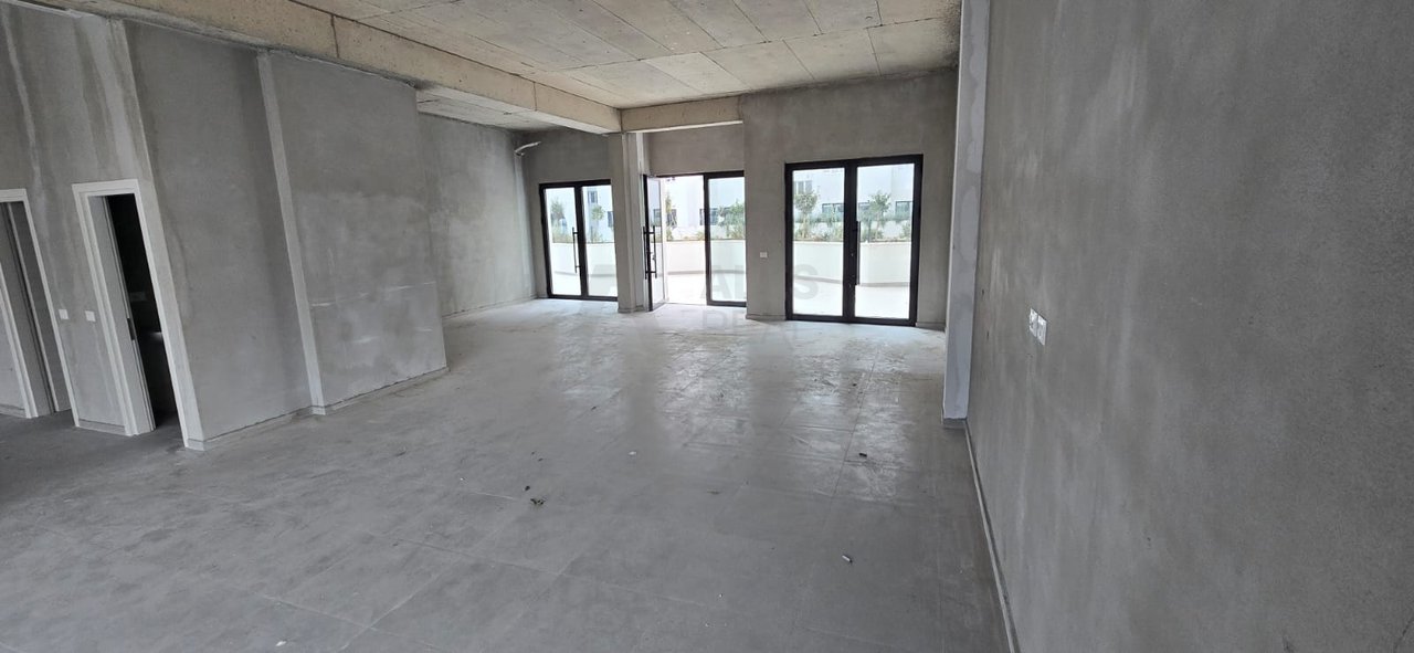 Spazio Commerciale in Affitto | Open Space 126 m² – River Residence