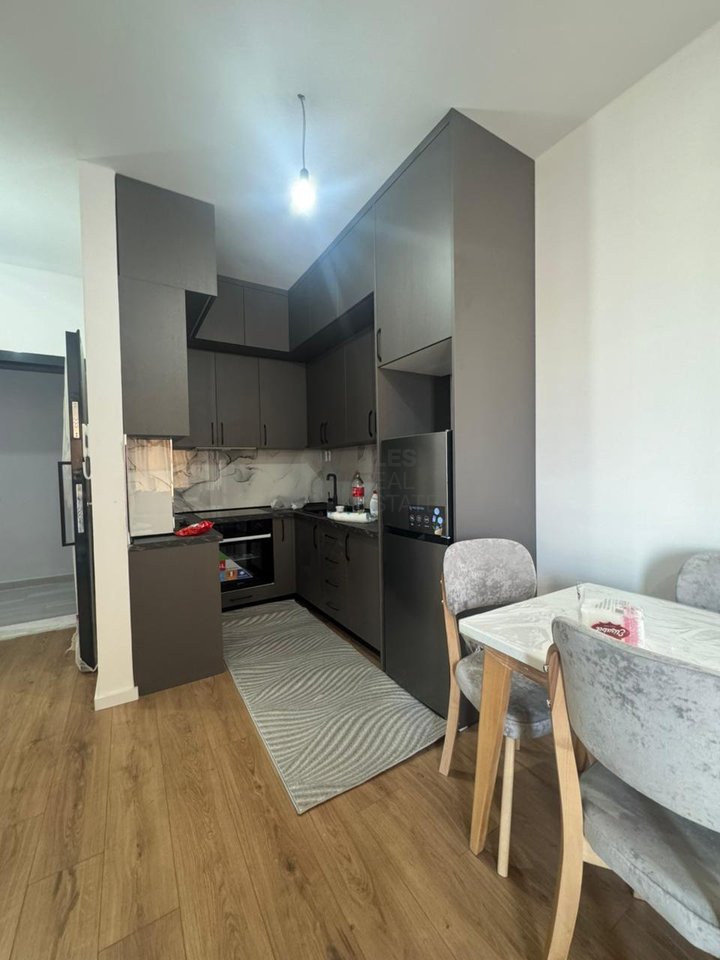 Affittasi appartamento 1+1+posto auto, presso Univers City!