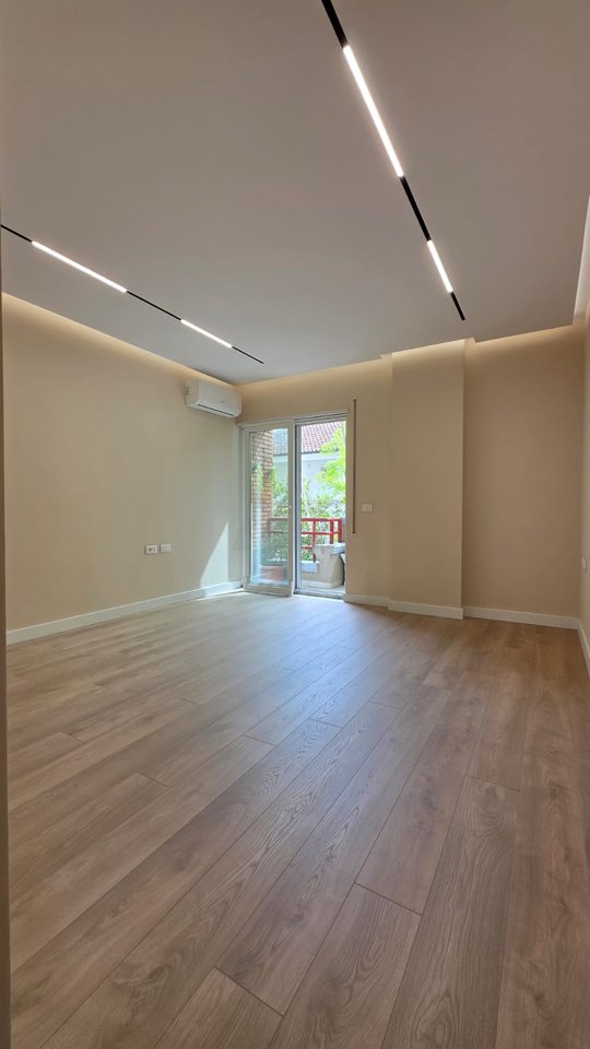 Business space for rent 2+1+2 opposite Coin!