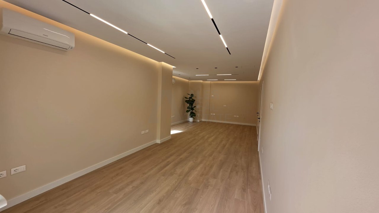 Business space for rent 2+1+2 opposite Coin!