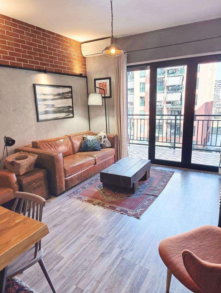 Apartament 2+1+2 i Mobiluar në Green City, Astir