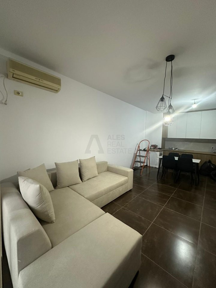 Jepet me qira Apartament 2+1 ne Astir!