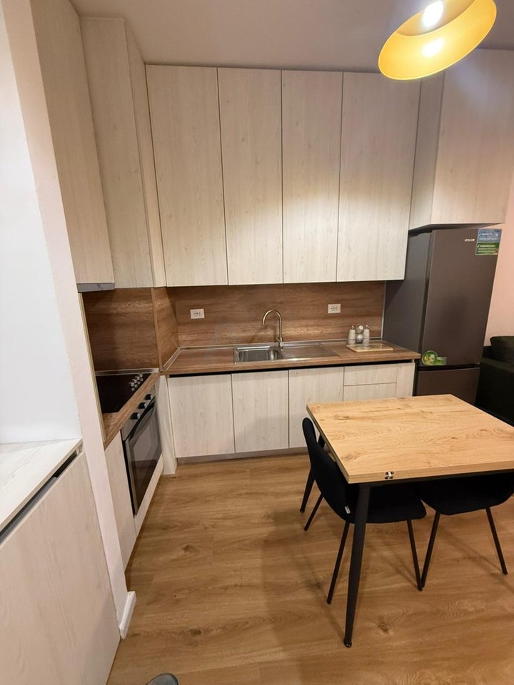 Jepet me qira apartament 1+1 te Kompleksi Kadiu, Ali Demi!
