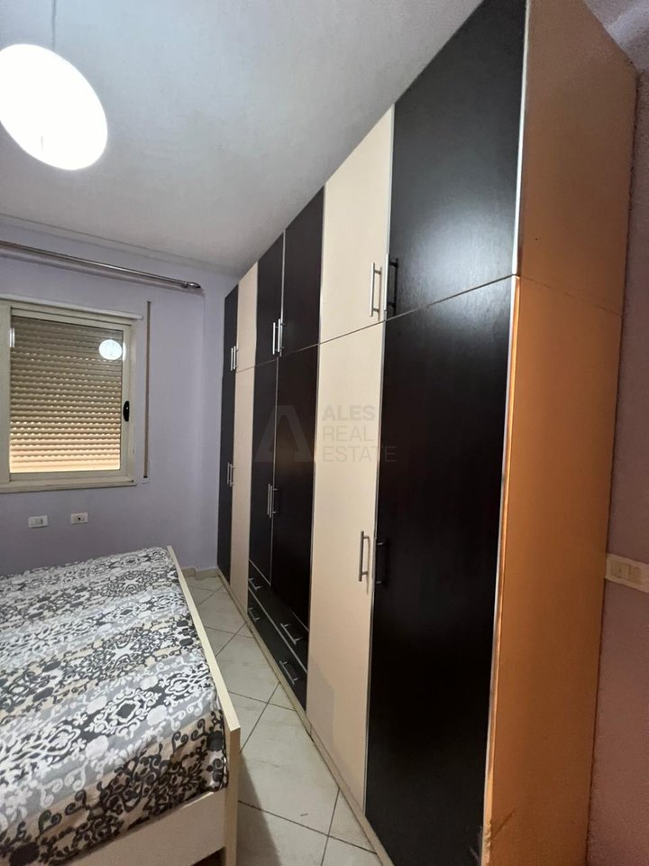 Apartament 2+1+2 me qira në Astir, pranë Market Jata