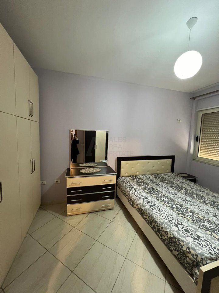 Apartament 2+1+2 me qira në Astir, pranë Market Jata