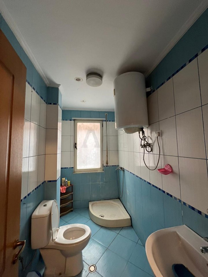 Apartament 2+1+2 me qira në Astir, pranë Market Jata