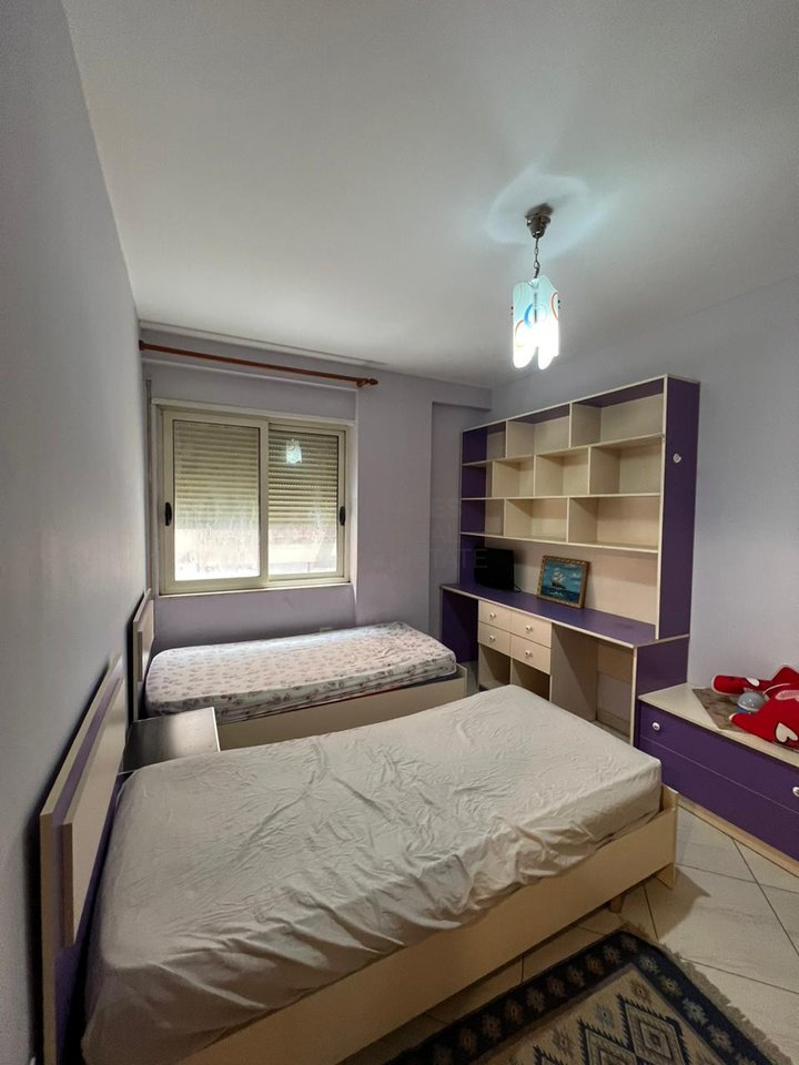 Apartament 2+1+2 me qira në Astir, pranë Market Jata
