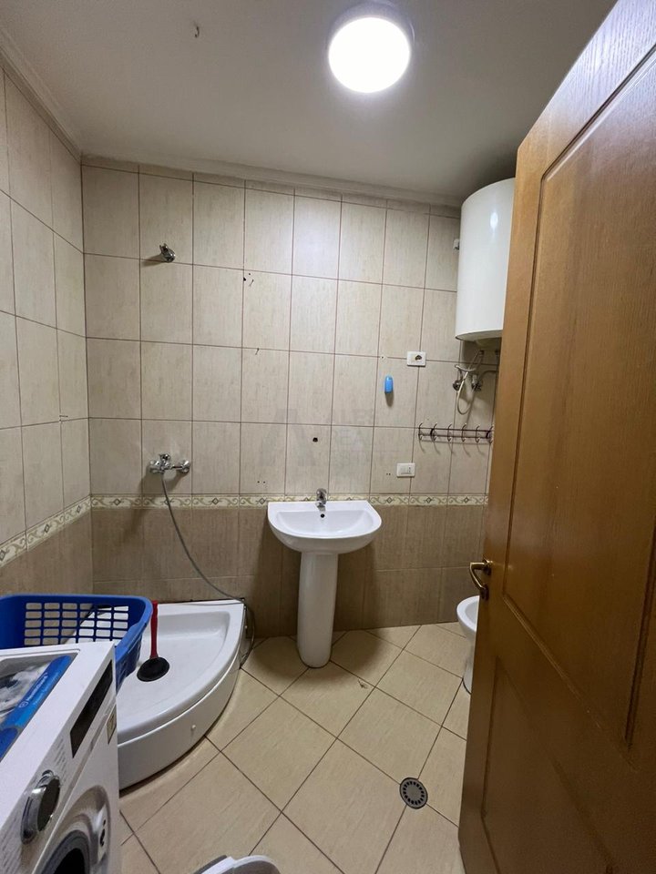 Apartament 2+1+2 me qira në Astir, pranë Market Jata