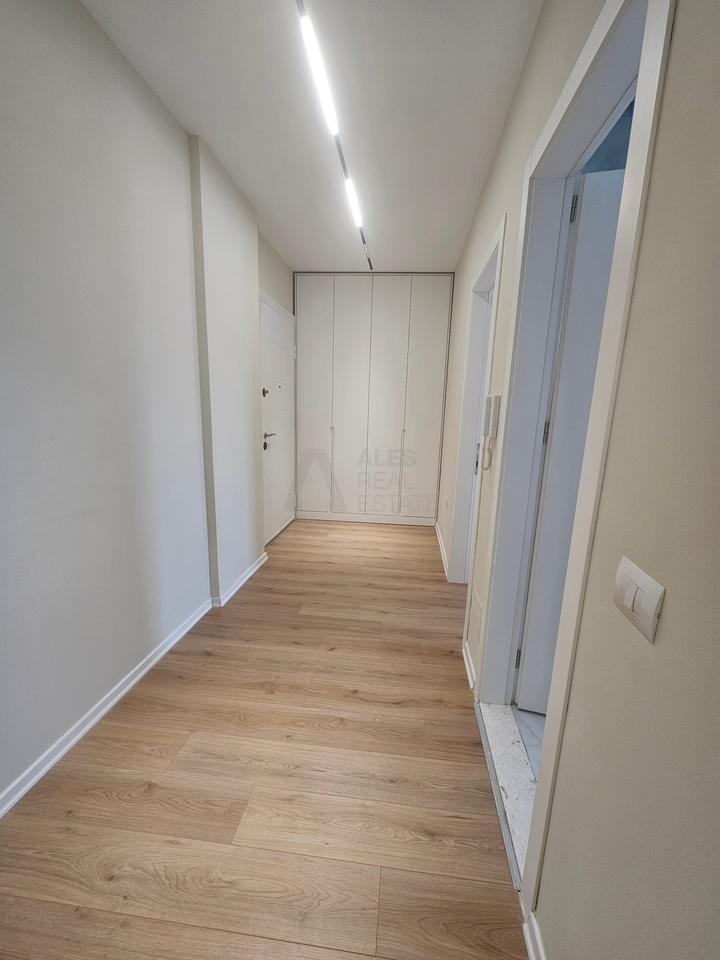 Affittasi appartamento 1+1 con posto auto a Porcelan, Residenza Erli.
