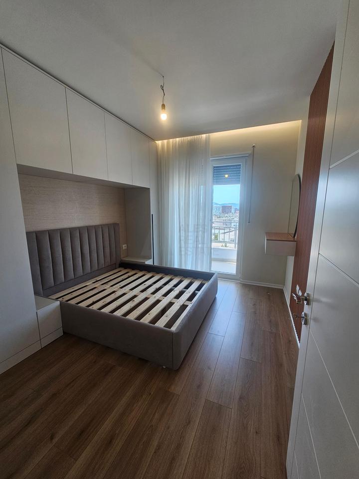 Affittasi appartamento 1+1 con posto auto a Porcelan, Residenza Erli.