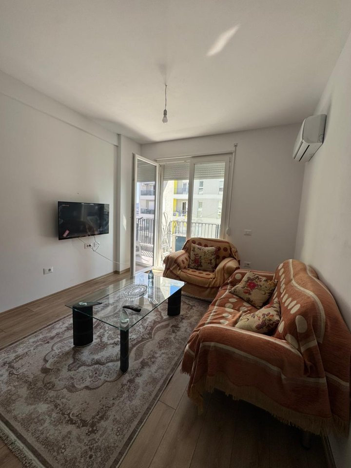 Affittasi appartamento 1+1 con posto auto, vicino a Univers City!