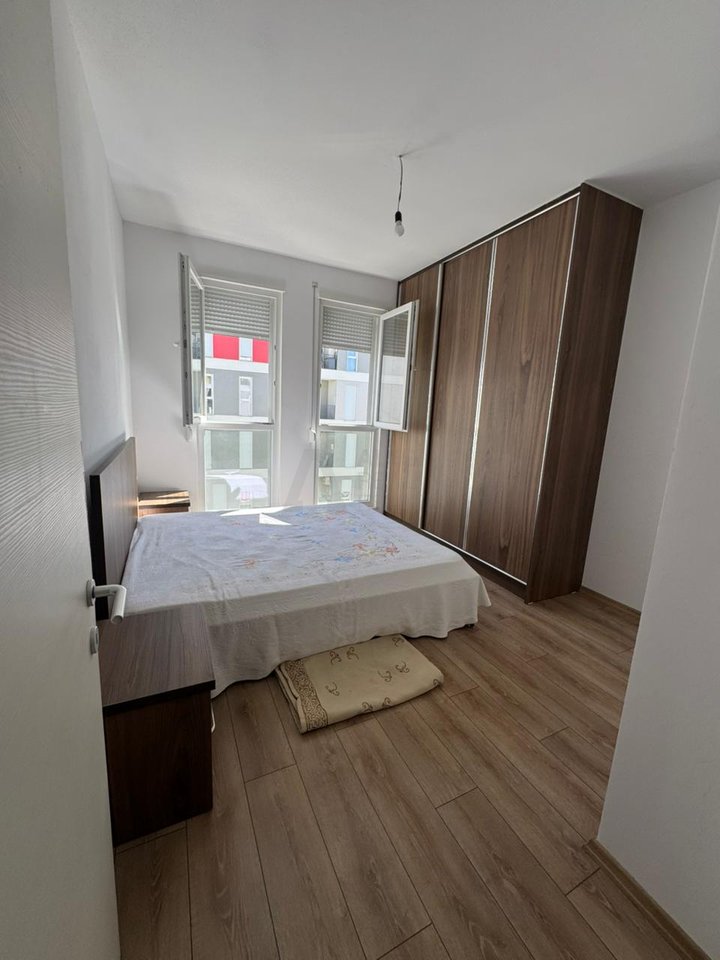 Affittasi appartamento 1+1 con posto auto, vicino a Univers City!