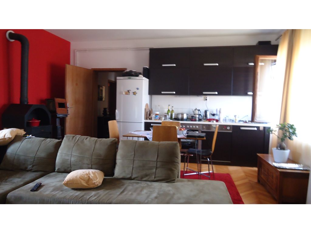 Shtepi 350m2 ne shitje ne Velani9