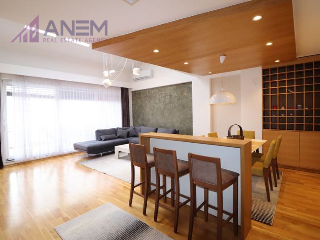 Penthouse me qira 185m² në Arbëri4
