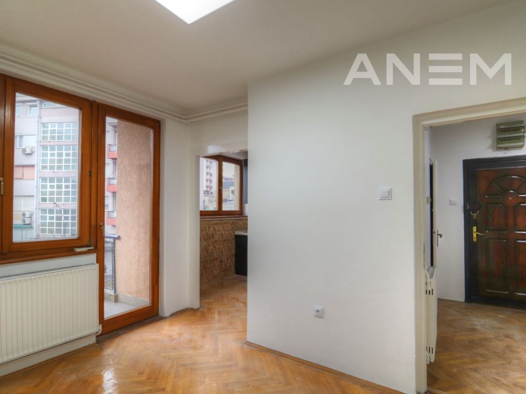 Zyre me qira me 3 njësi në Qendër