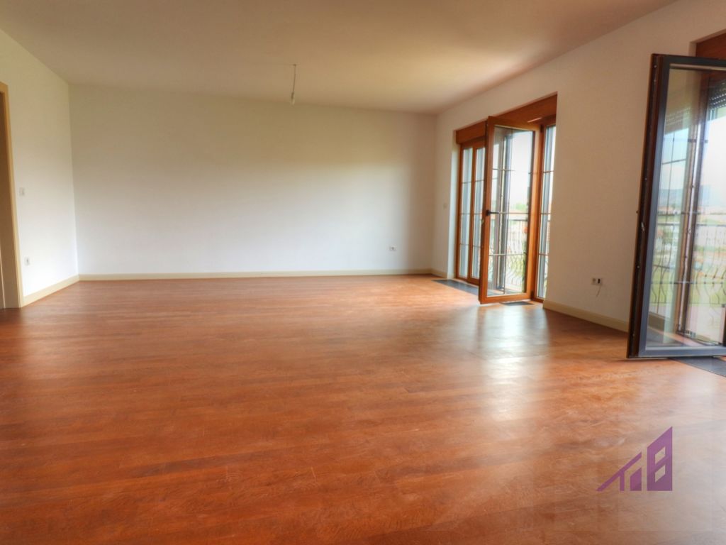 Banesë me qira 255 m2 në Diamond Rezidence0
