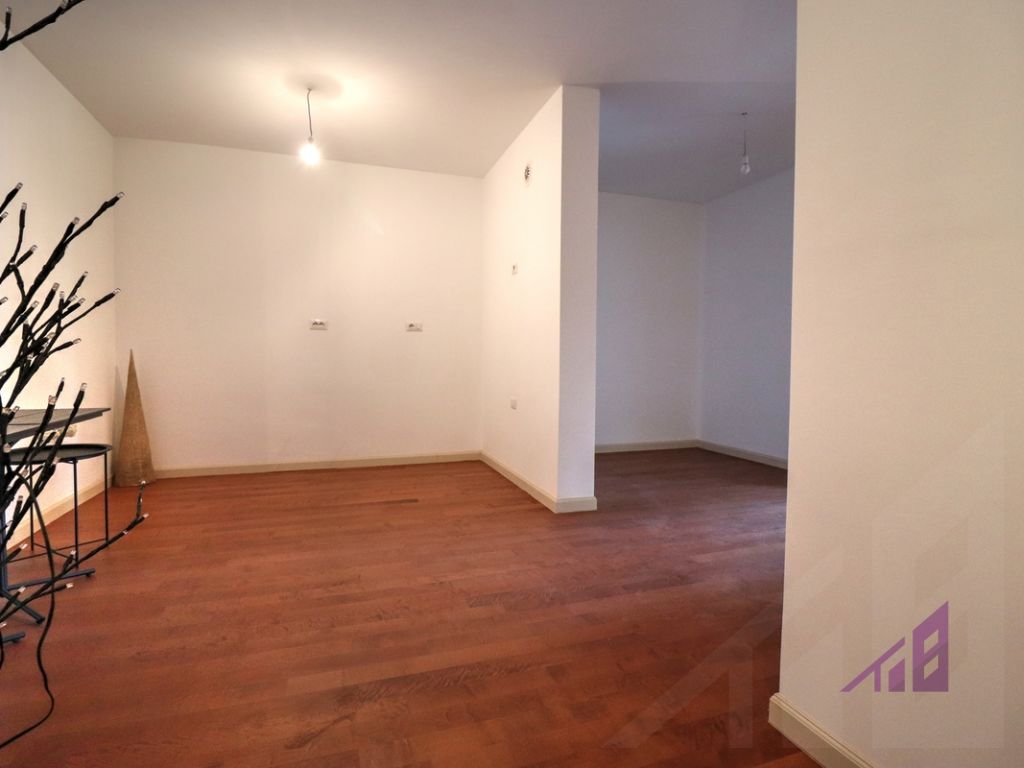 Banesë me qira 255 m2 në Diamond Rezidence13