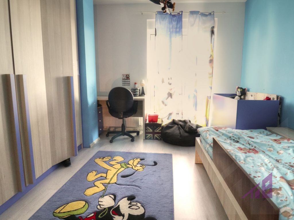 Penthouse me qira me 3 dhoma gjumi ne lagjen Arberia