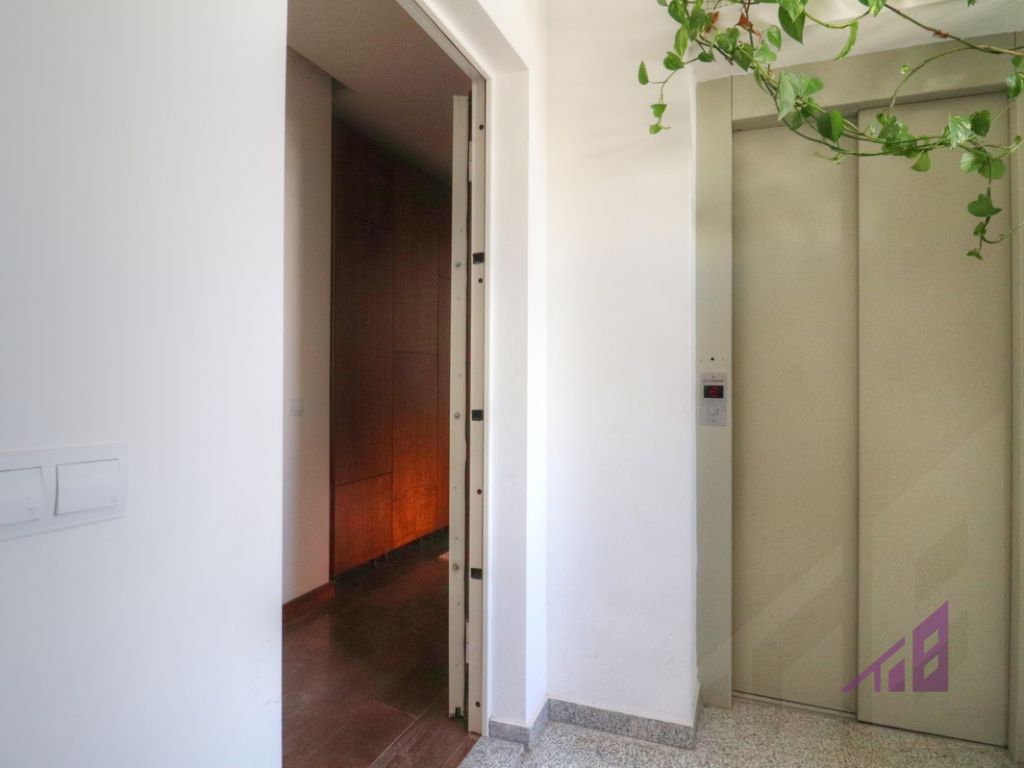 Penthouse me qira me 3 dhoma gjumi ne lagjen Arberia