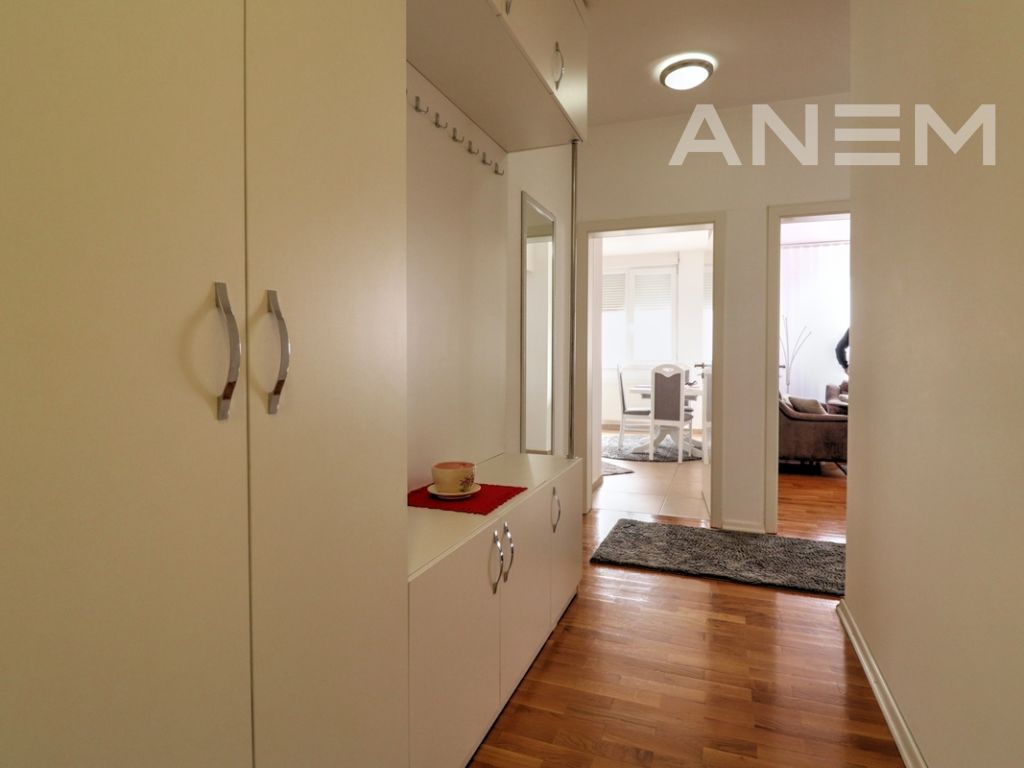 Banesë me qira me 2 dhoma gjumi në lagjen Aktash