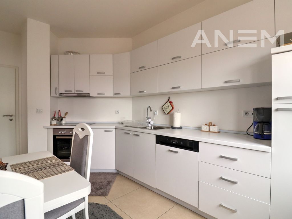 Banesë me qira me 2 dhoma gjumi në lagjen Aktash