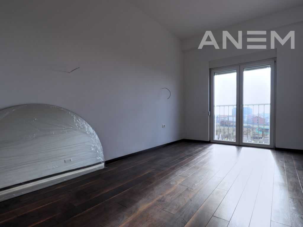 Zyre me qira 140m2 në Veternik